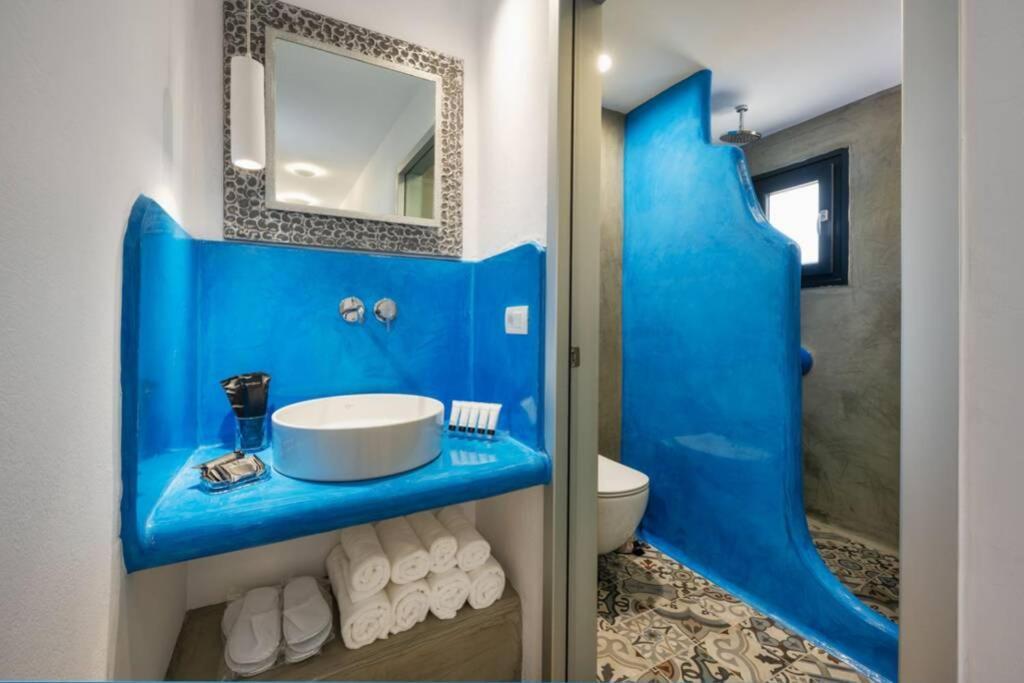Christianna & George Luxury Hot Tub Apartment Фіра Екстер'єр фото