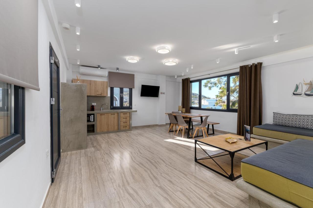Christianna & George Luxury Hot Tub Apartment Фіра Екстер'єр фото